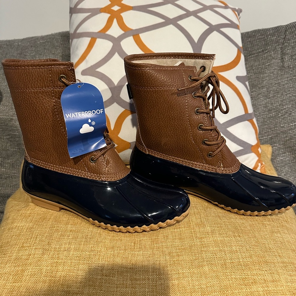 JBU Women's Maplewood Water-Resistant Lace-up Navy Blue with fur lining NWT - Picture 2 of 4